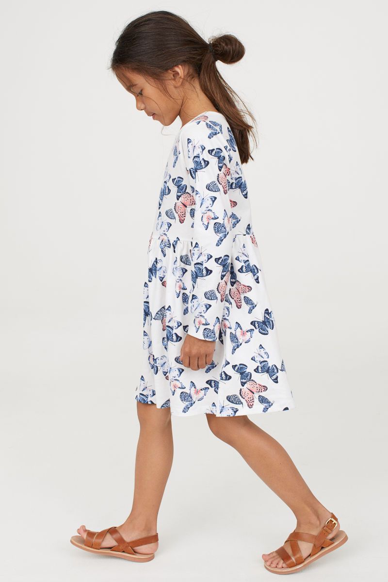 Vestido de mariposas para niña